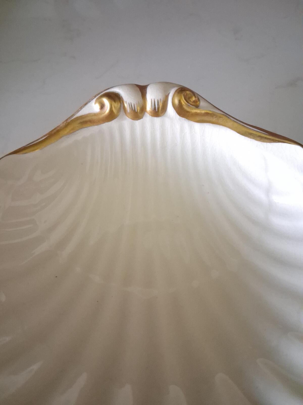 Masons Ivory shell dish with gold trim