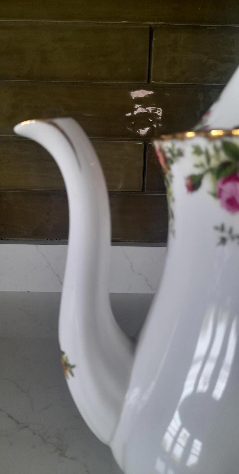 Royal Albert Old Country Roses 1962 coffee pot