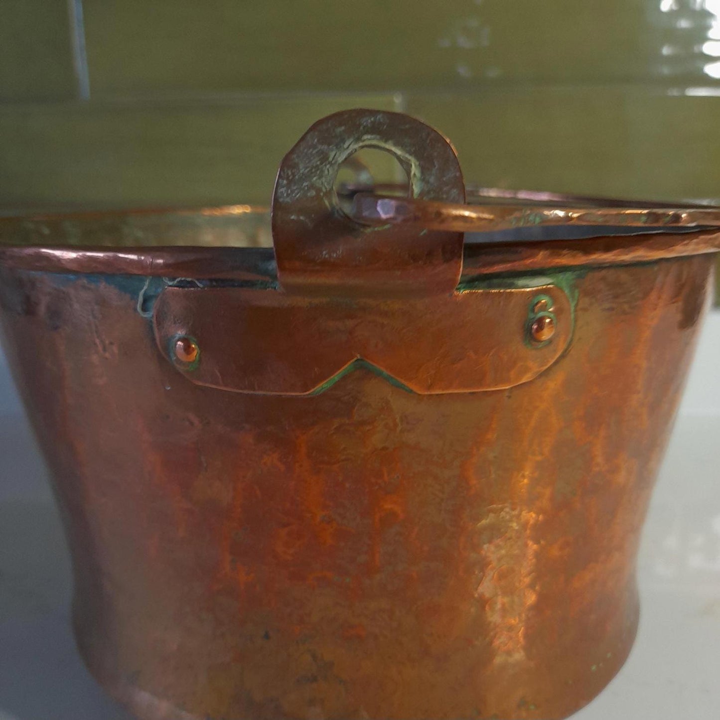 Hammered copper pot with handle