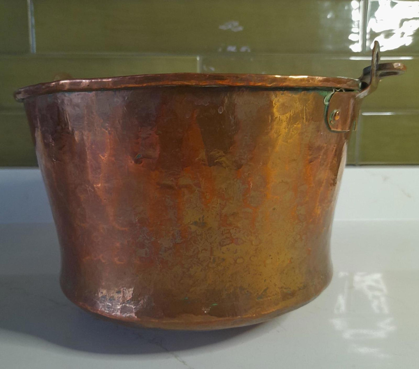 Hammered copper pot with handle