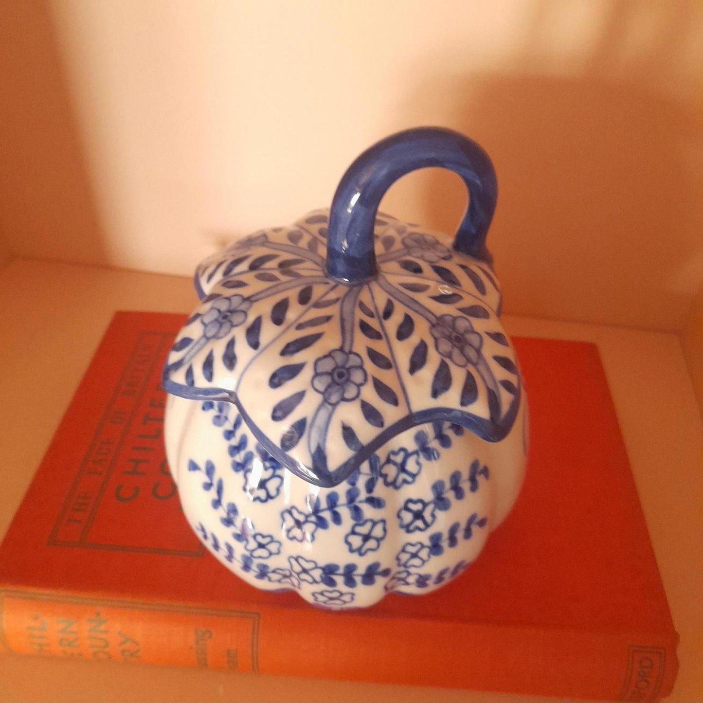 Blue and white floral lidded pumpkin pot
