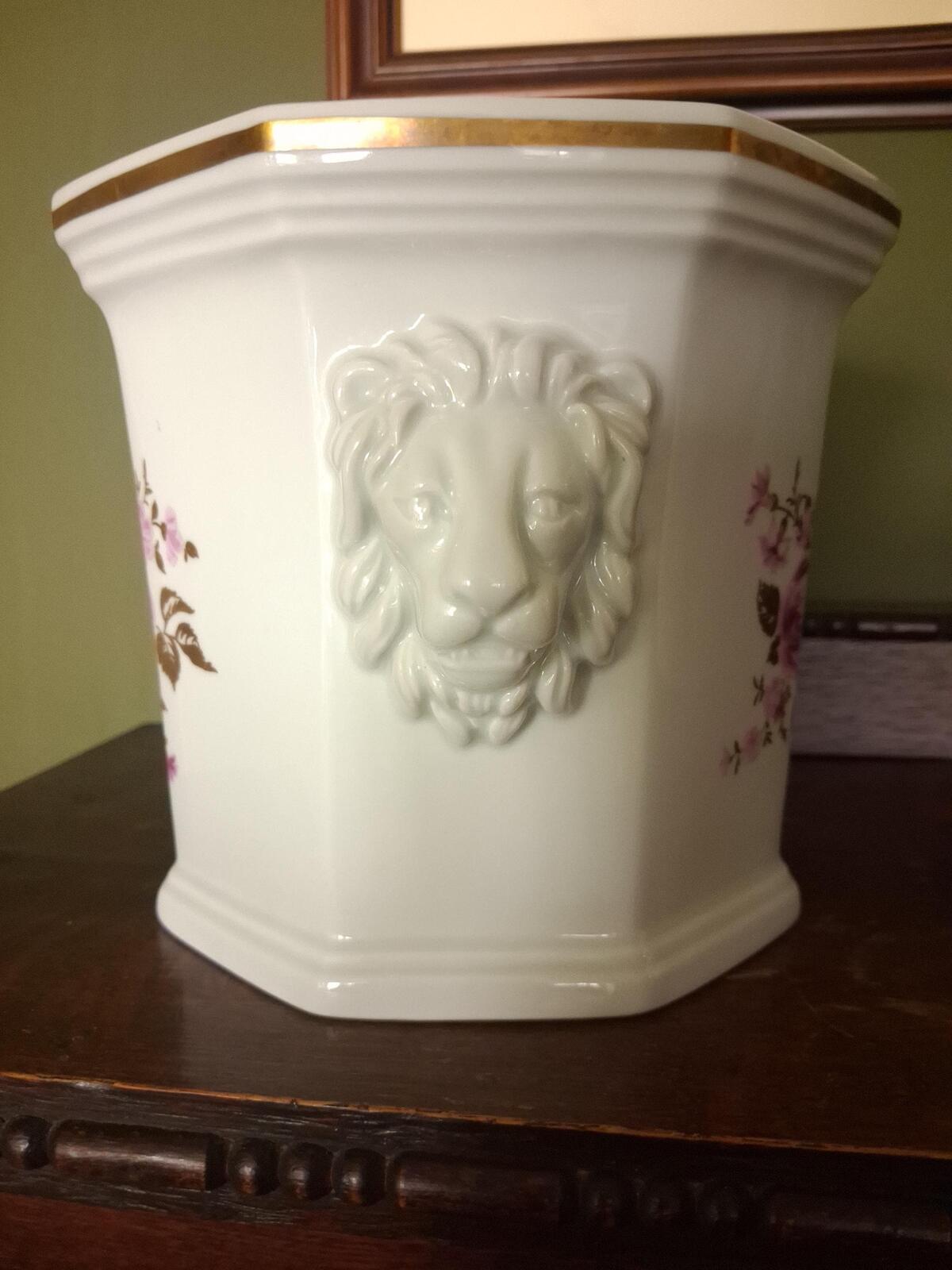Lichte indoor planter
