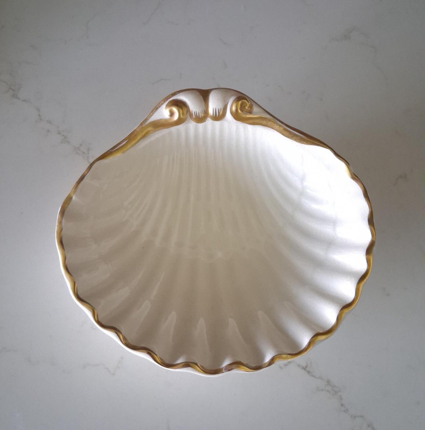 Masons Ivory shell dish with gold trim