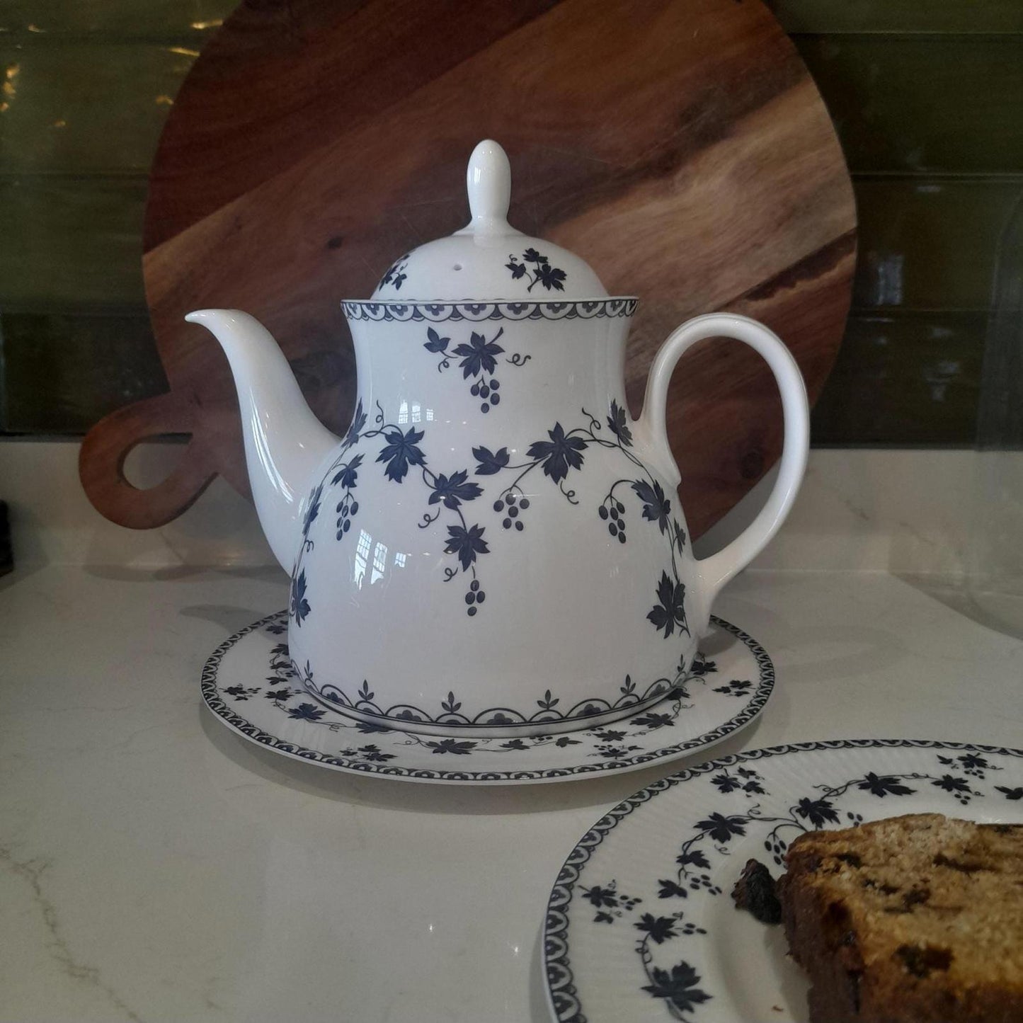 Royal Doulton Yorktown teapot and saucer