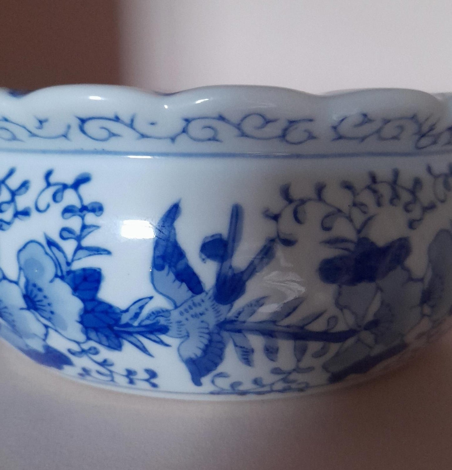 Blue and Chinese shallow jardinaire plant stand