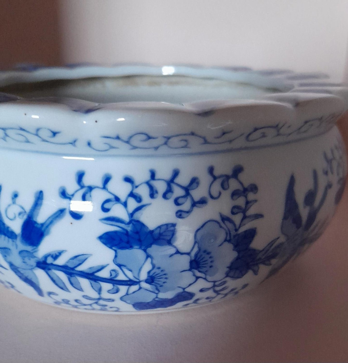 Blue and Chinese shallow jardinaire plant stand