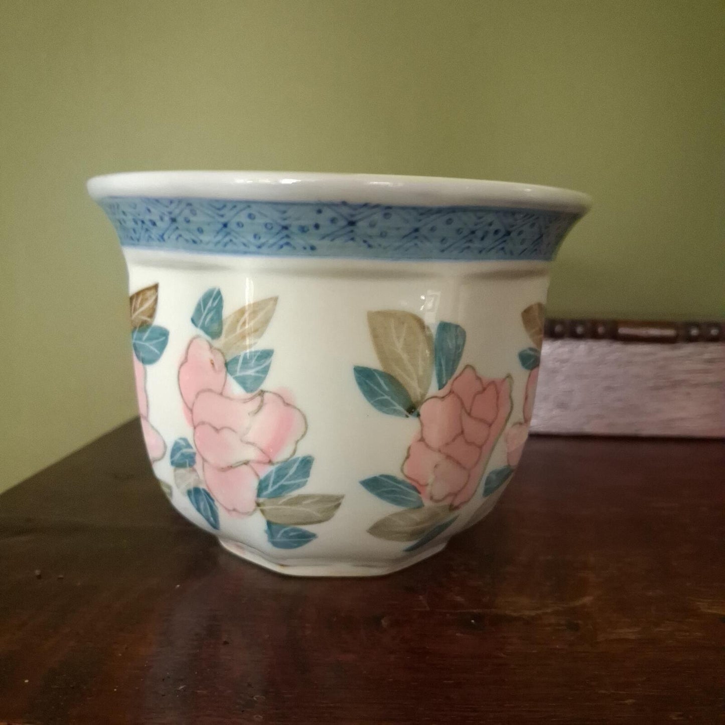 Small floral Chinese planter