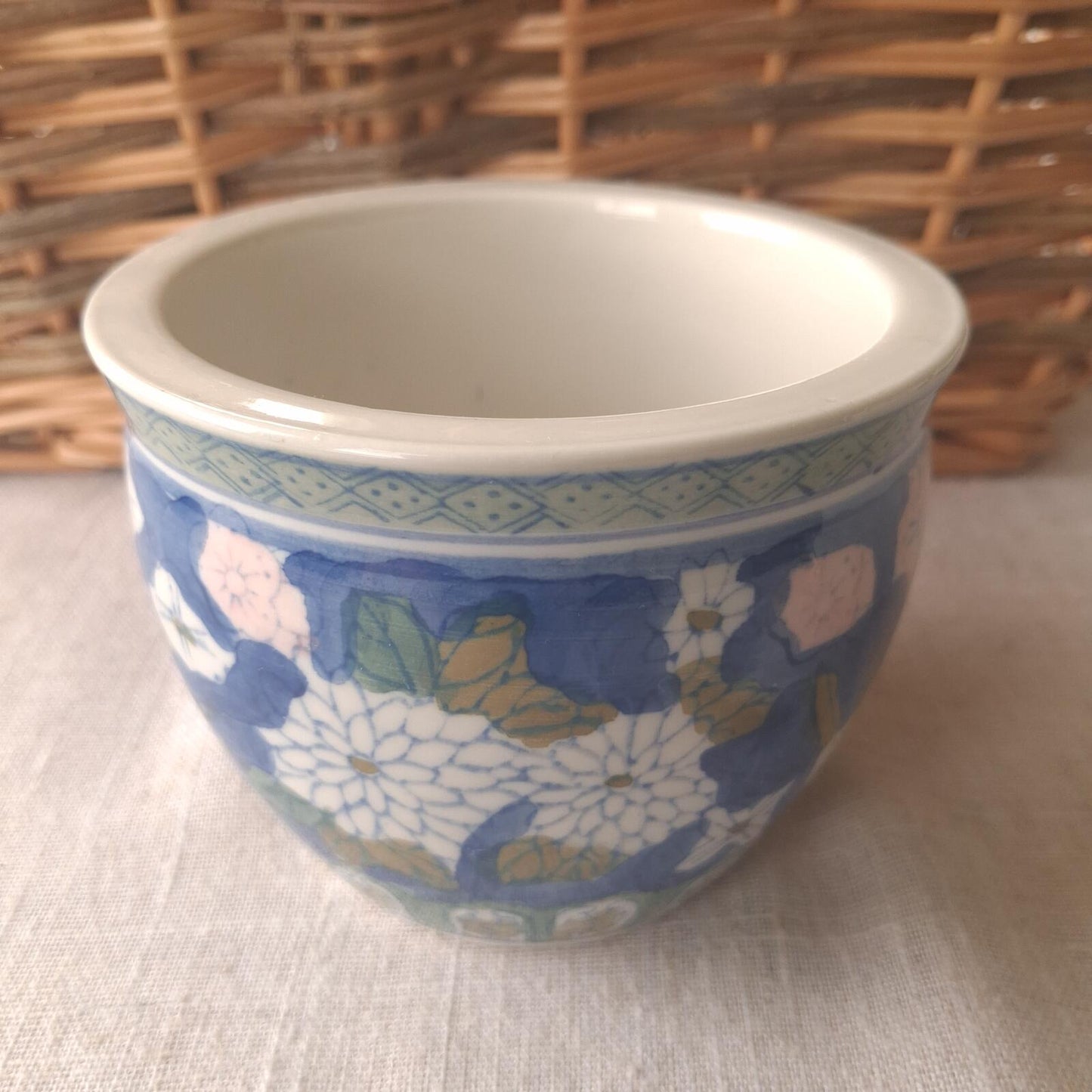Small Chinese floral plant pot