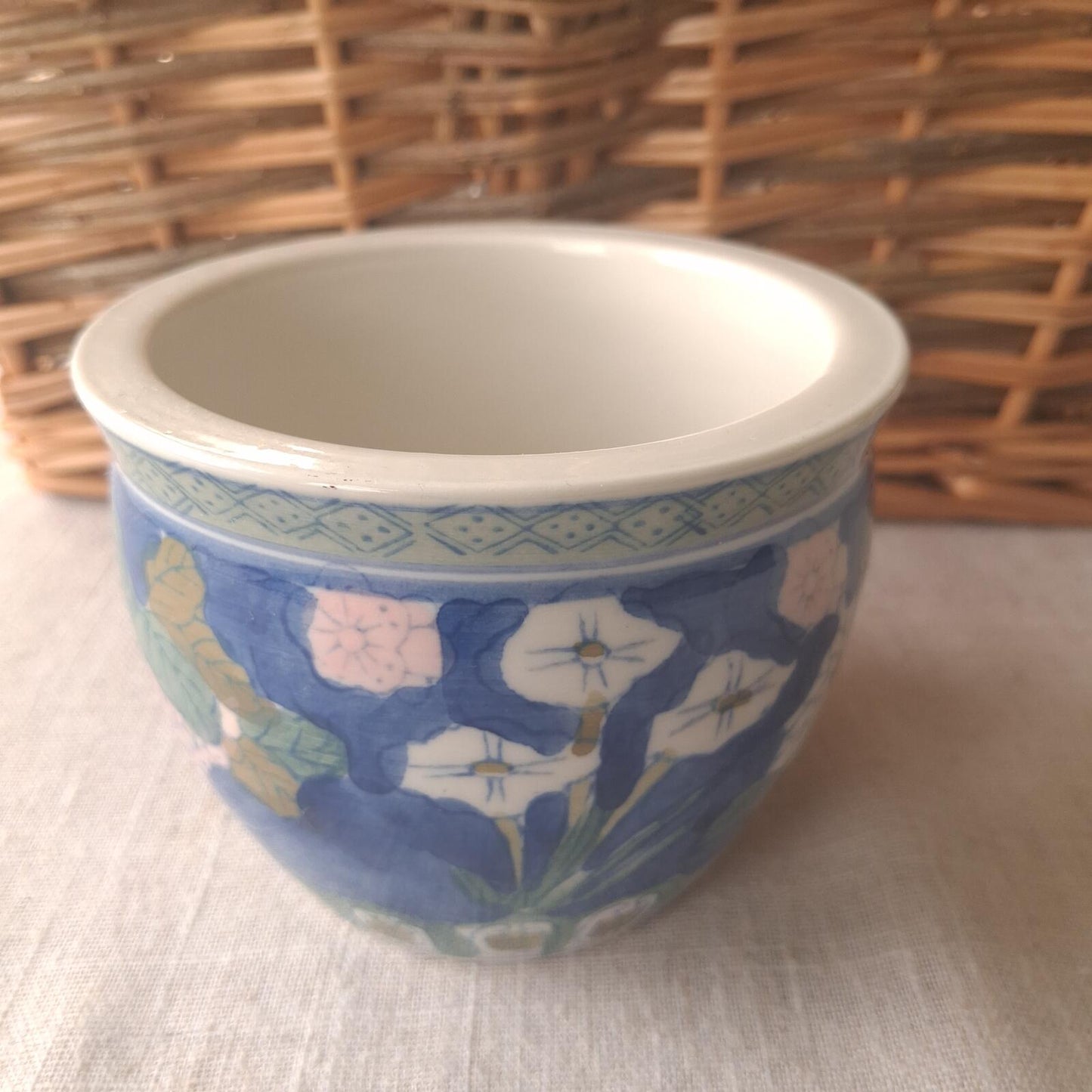 Small Chinese floral plant pot