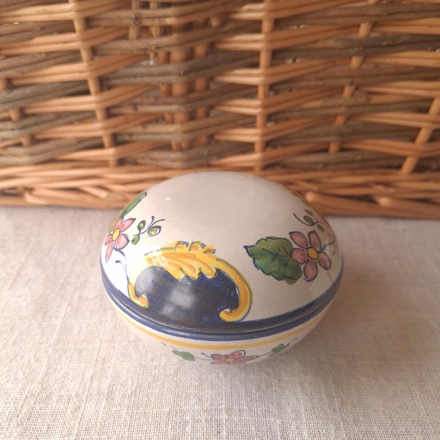Handpainted Delft lidded trinket dish