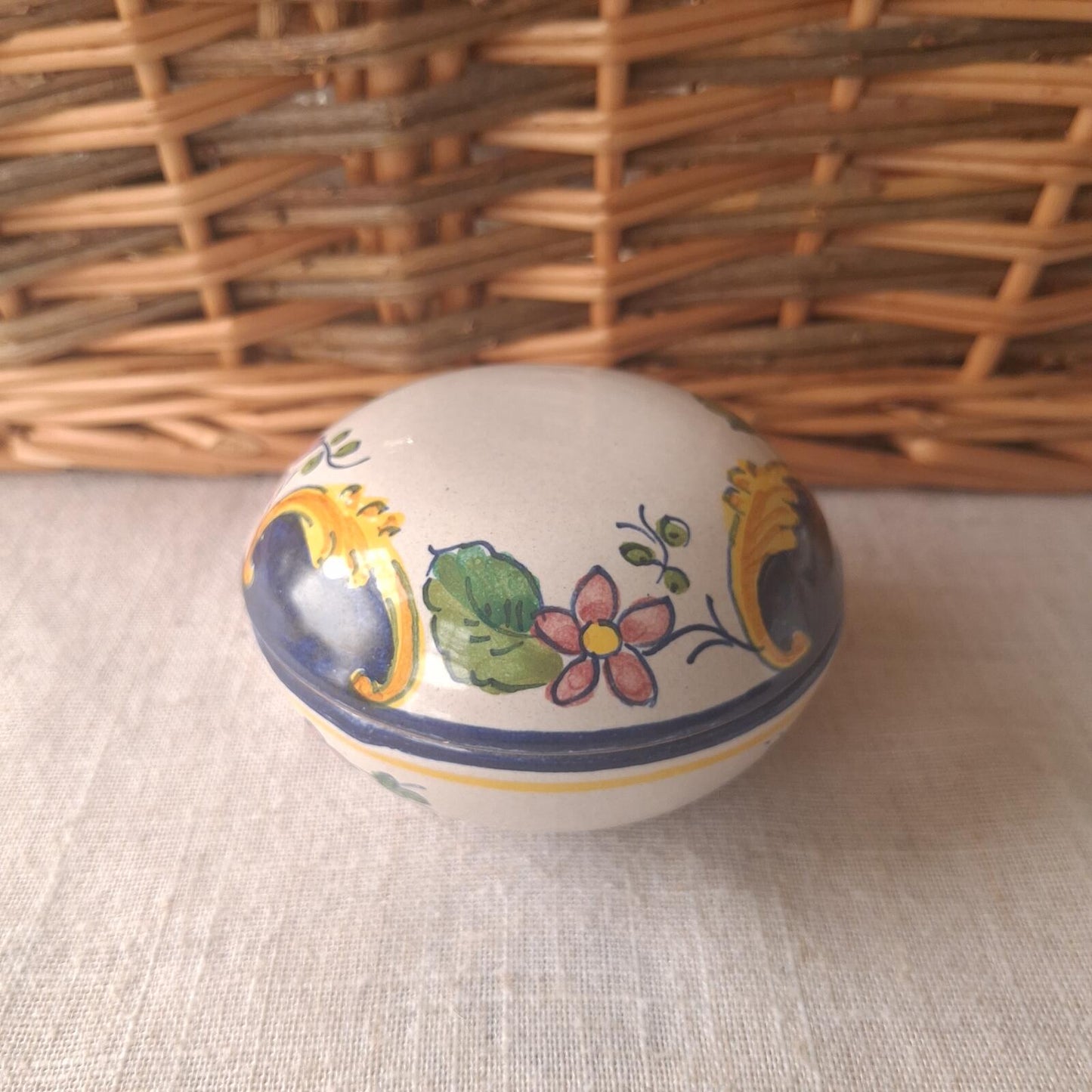 Handpainted Delft lidded trinket dish