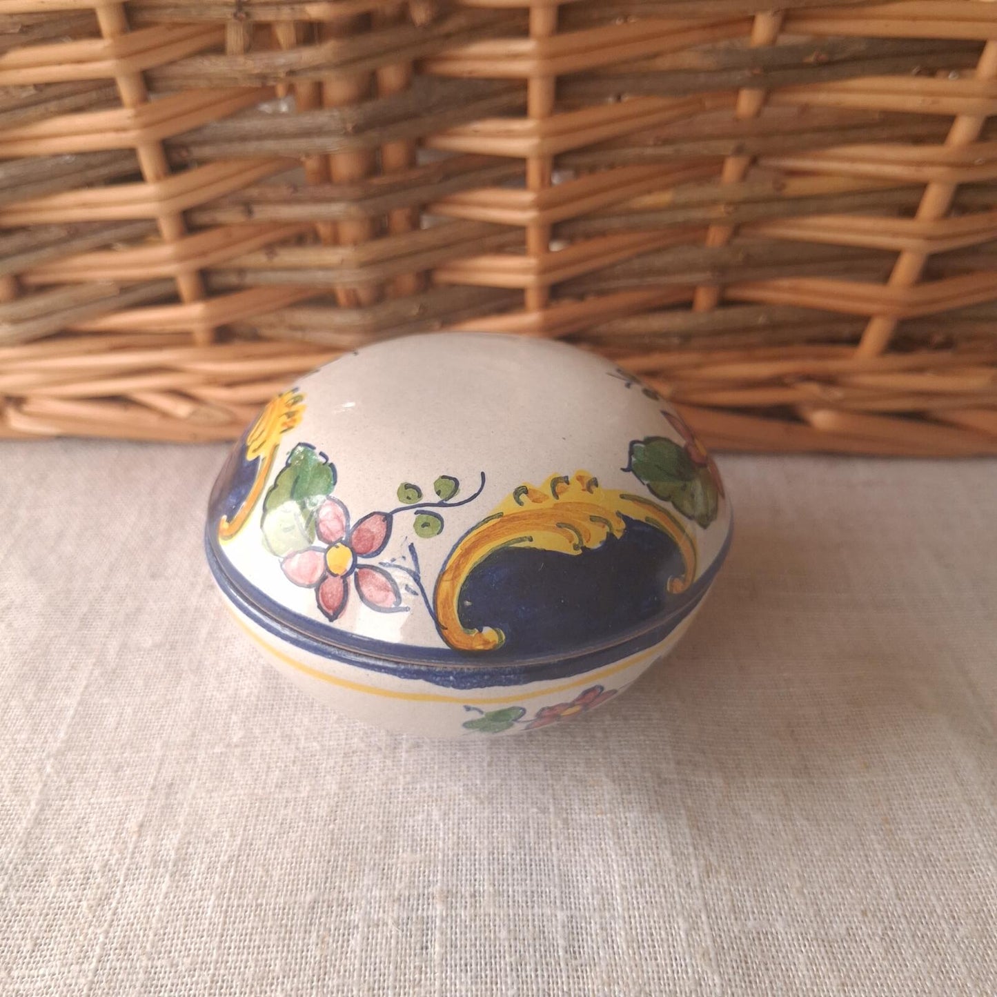 Handpainted Delft lidded trinket dish