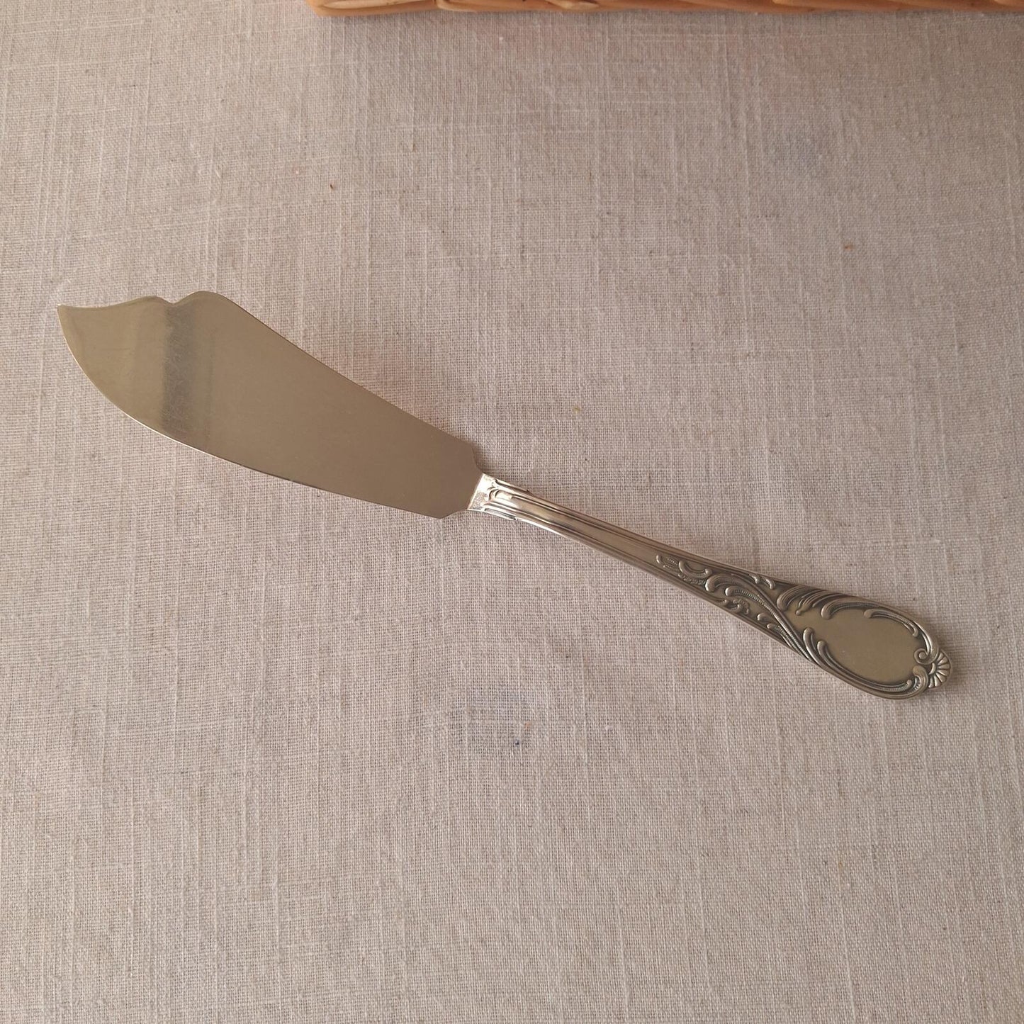 Silver plated fish slice server