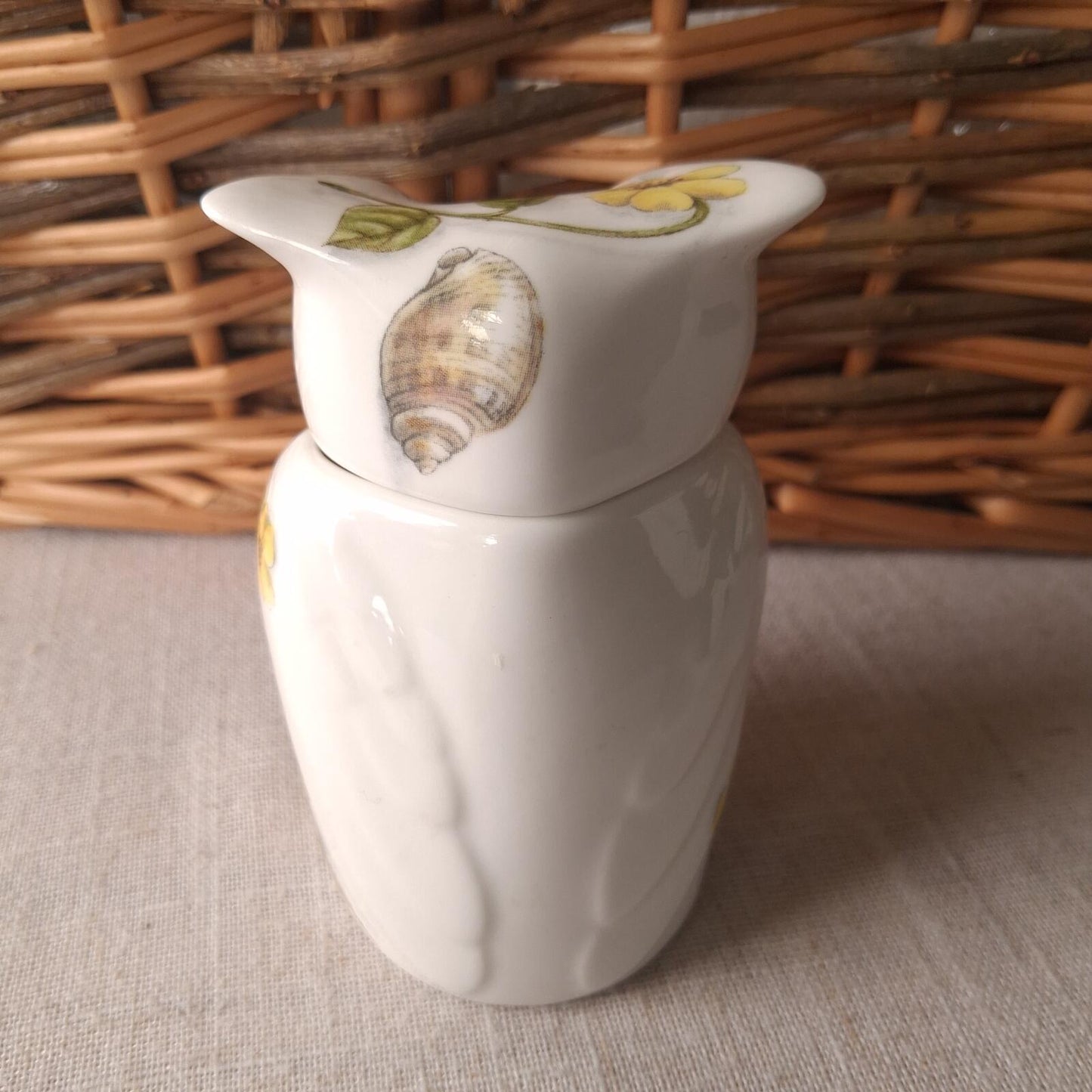 Anysley Nature's delight owl lidded trinket vessel
