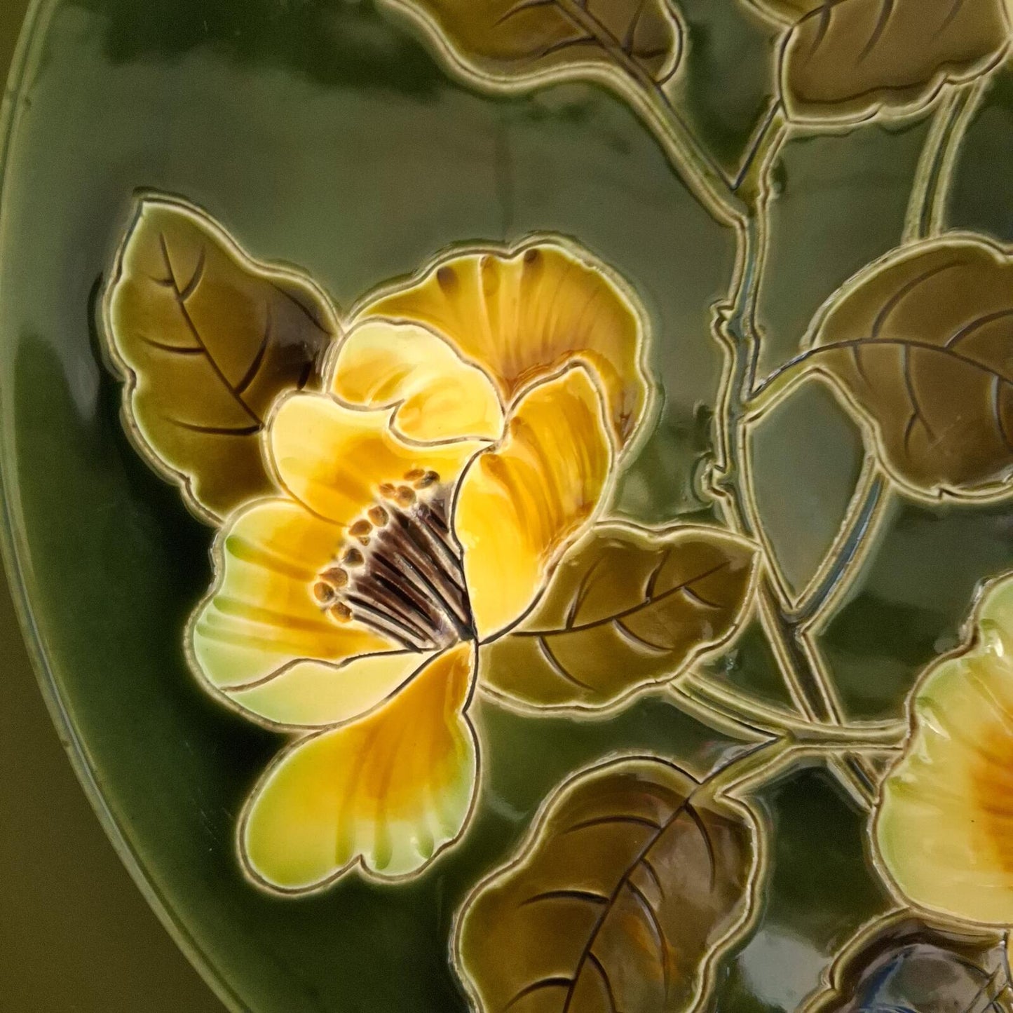 Early 20th century Sarreguemines Majolica 34cm wall plate