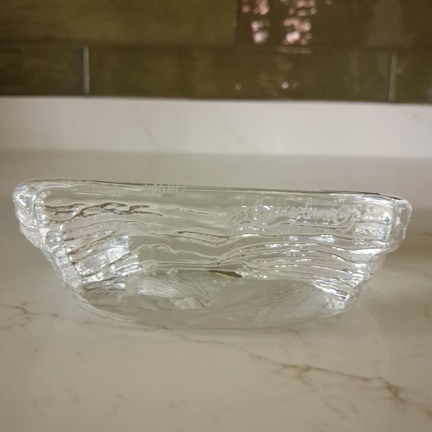 Dartington Crystal Capredoni Otter & Cubs Paperweight