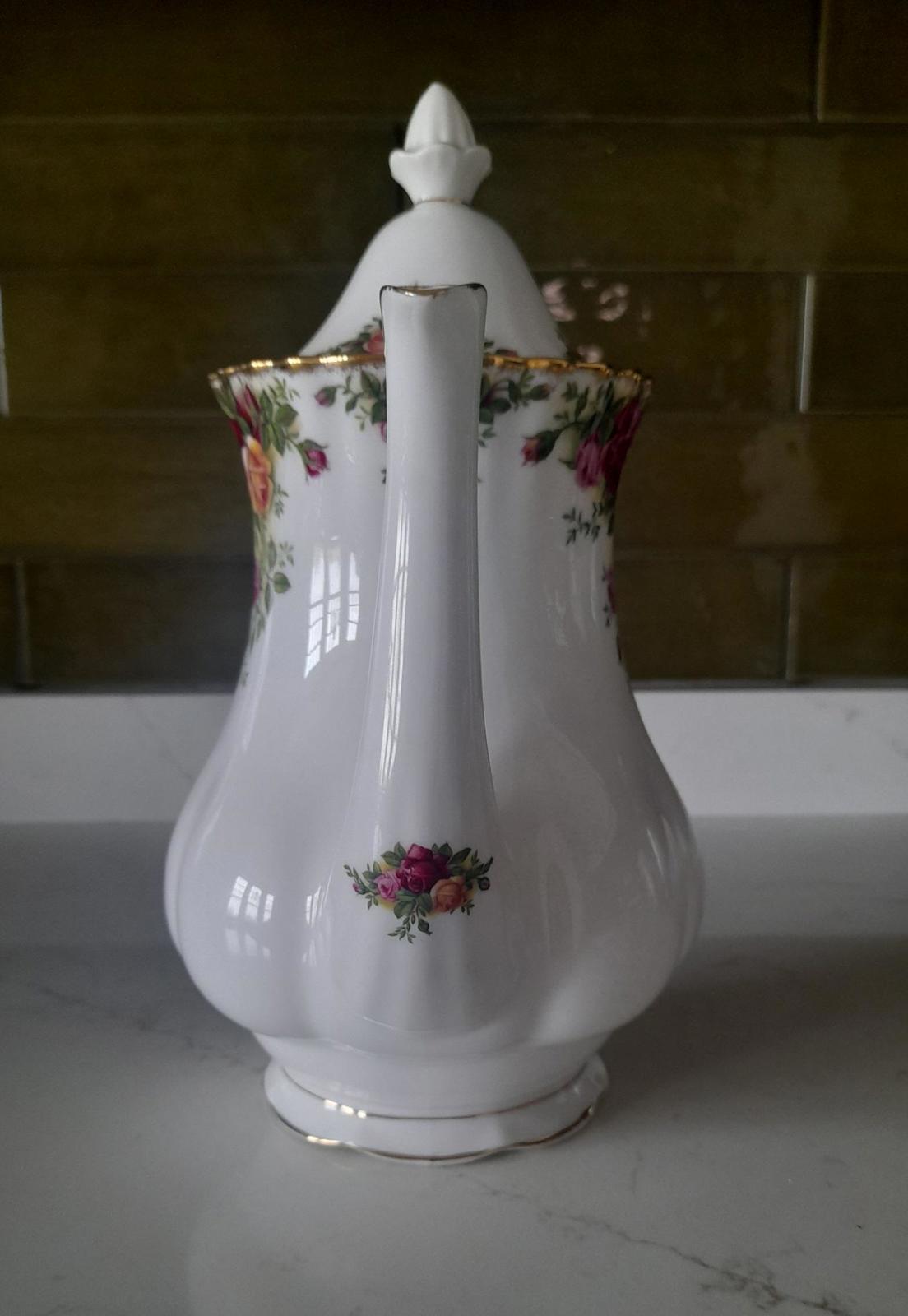 Royal Albert Old Country Roses 1962 coffee pot