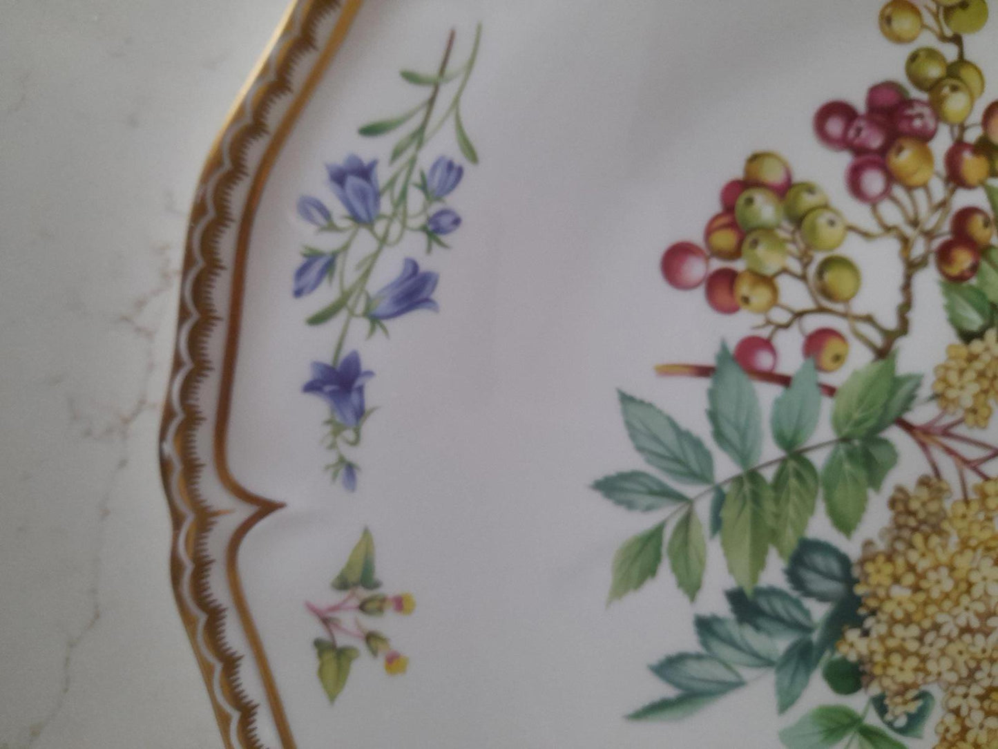 Royal Worcester Sandringham 13" cake