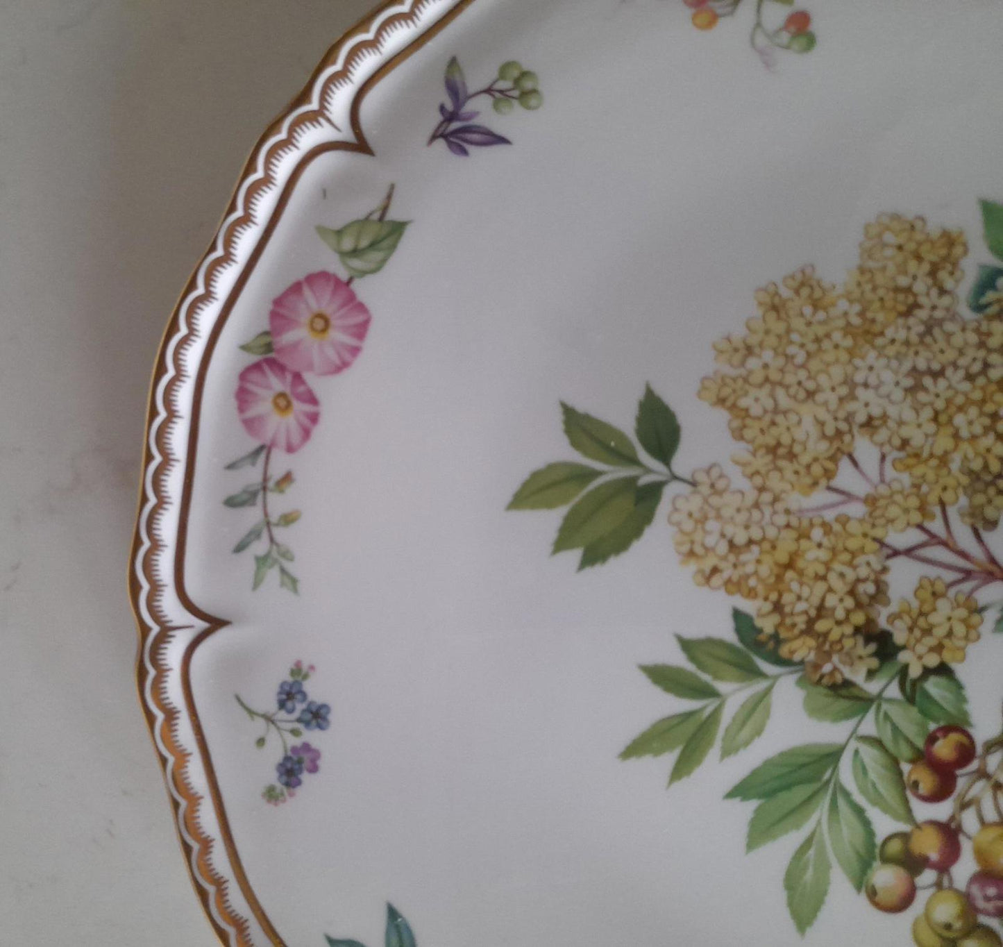 Royal Worcester Sandringham 13" cake