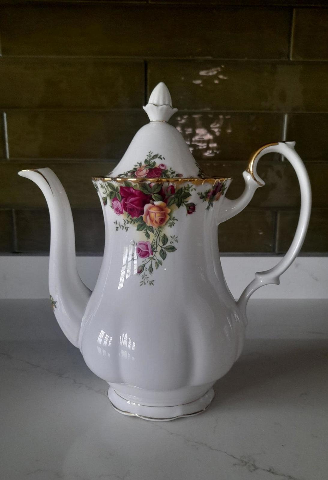 Royal Albert Old Country Roses 1962 coffee pot