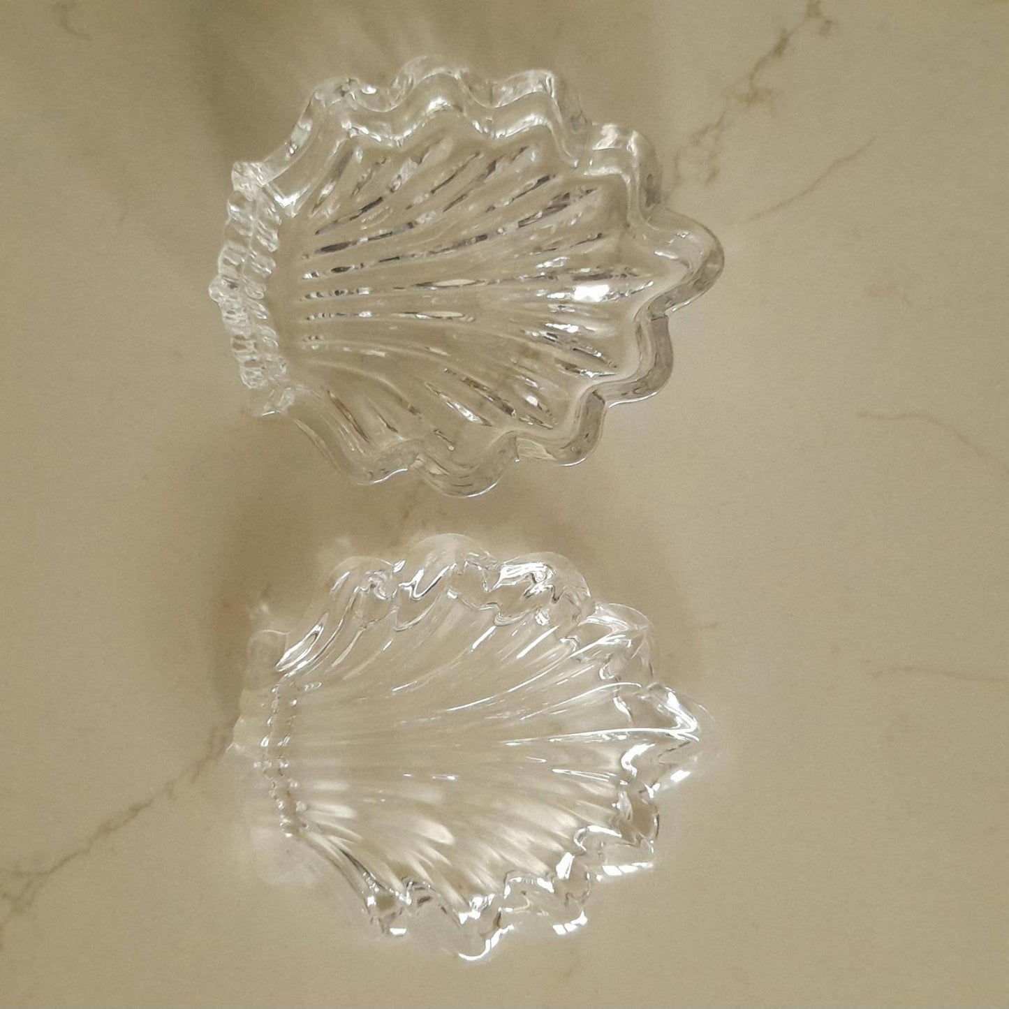 Glass shell shaped trinket dish
