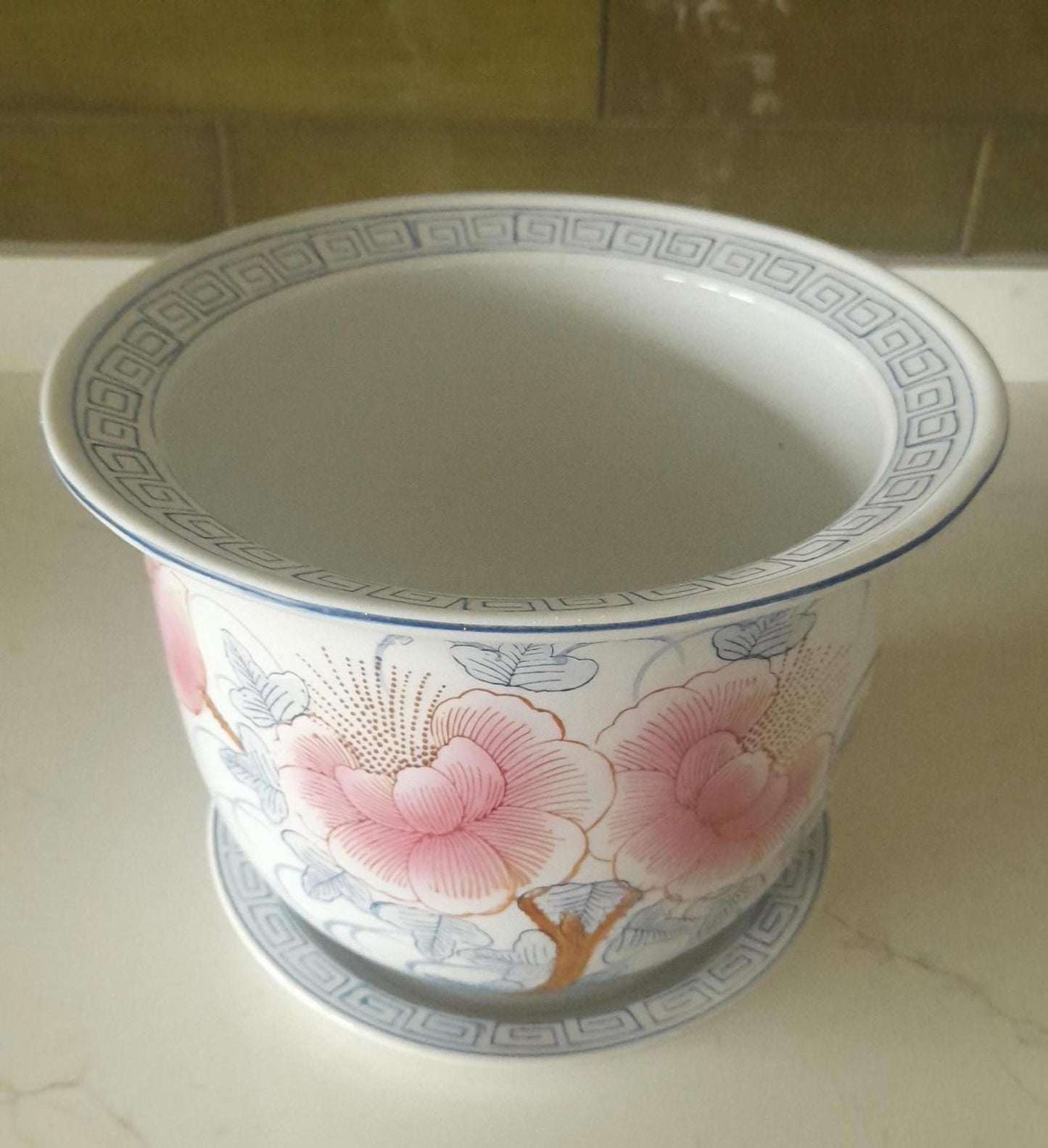 Large Chinese planter with plate