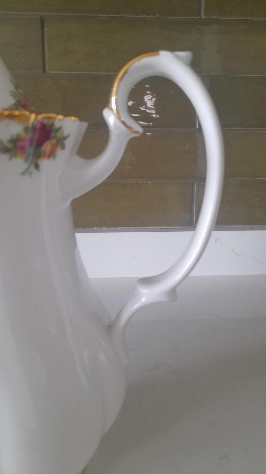 Royal Albert Old Country Roses 1962 coffee pot