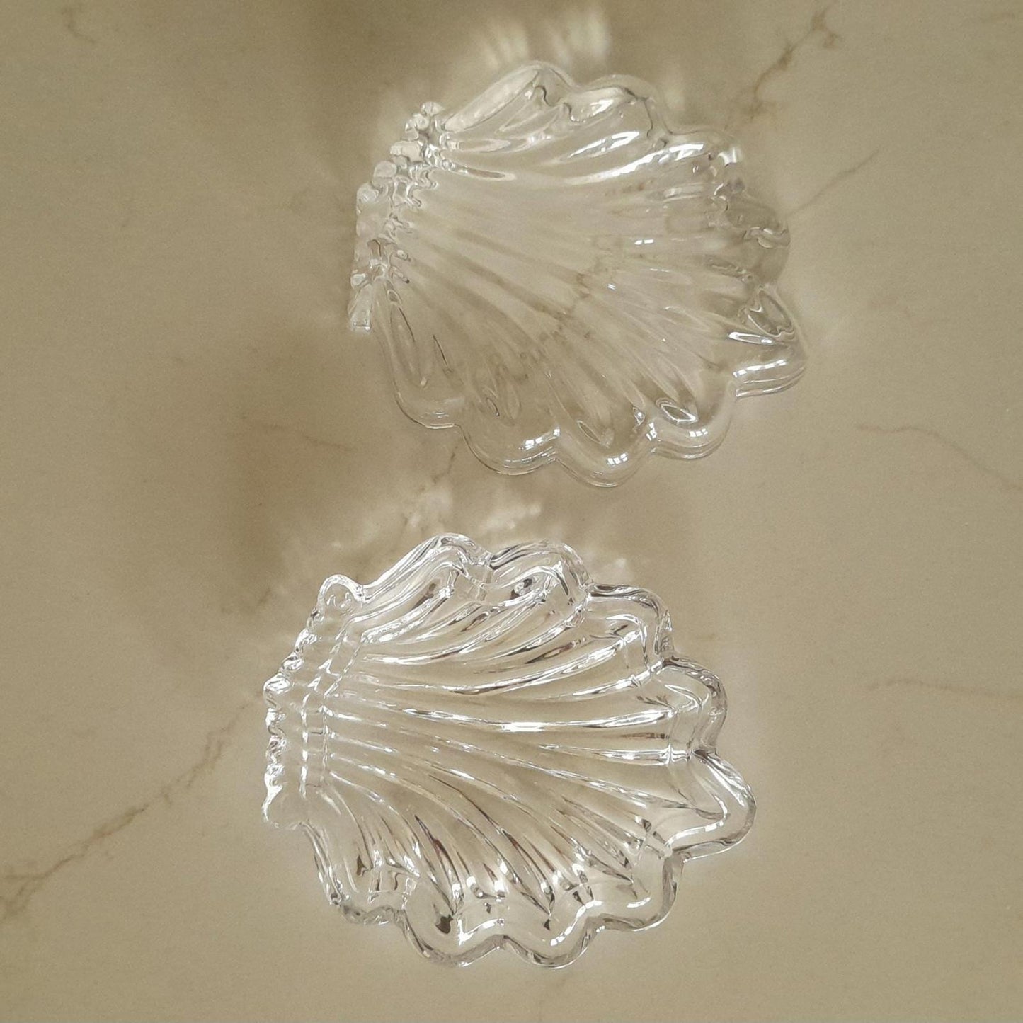 Glass shell shaped trinket dish