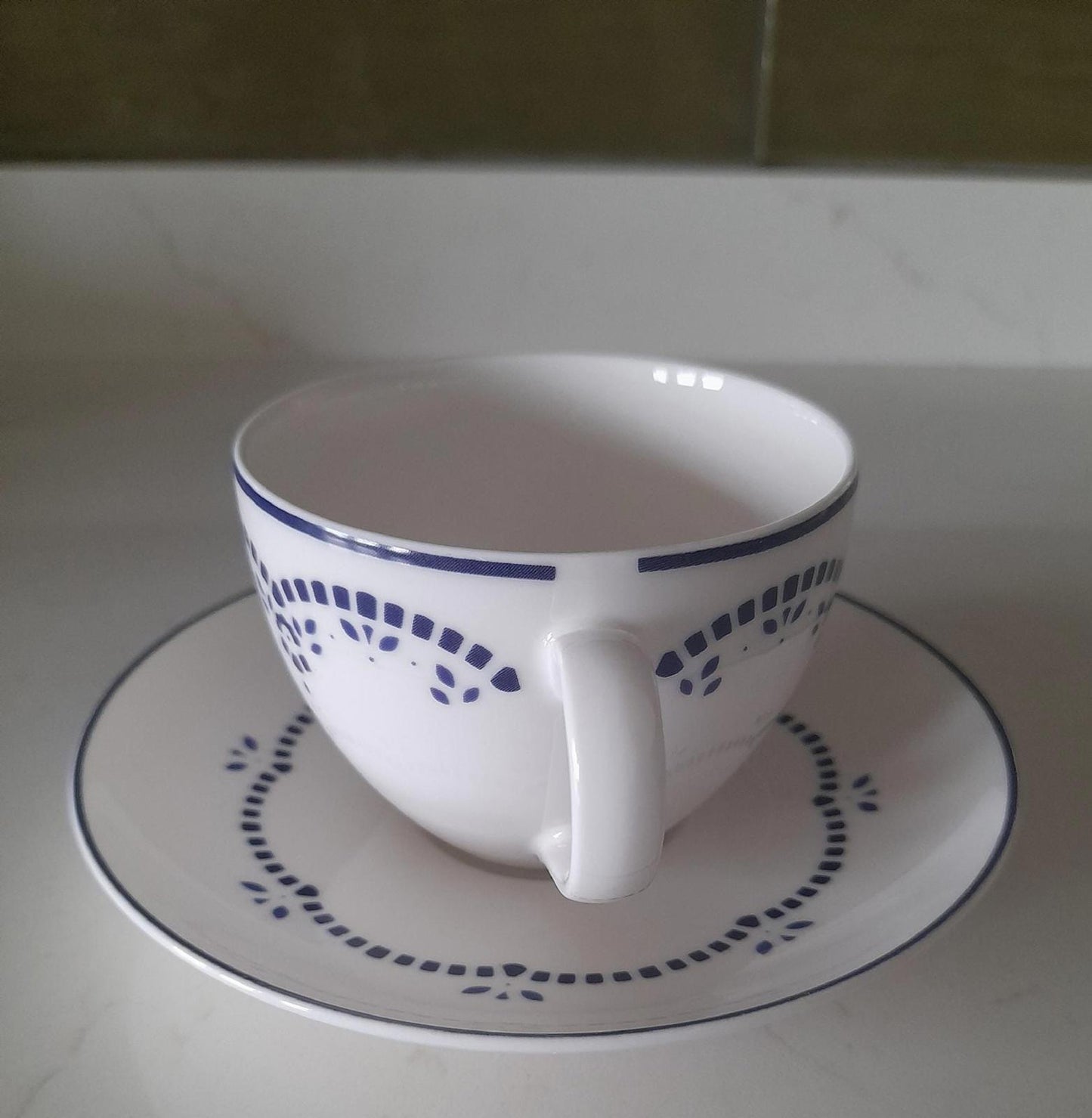 Villeroy and boch Gallo design Daily blue tea cups and saucers set of 6.