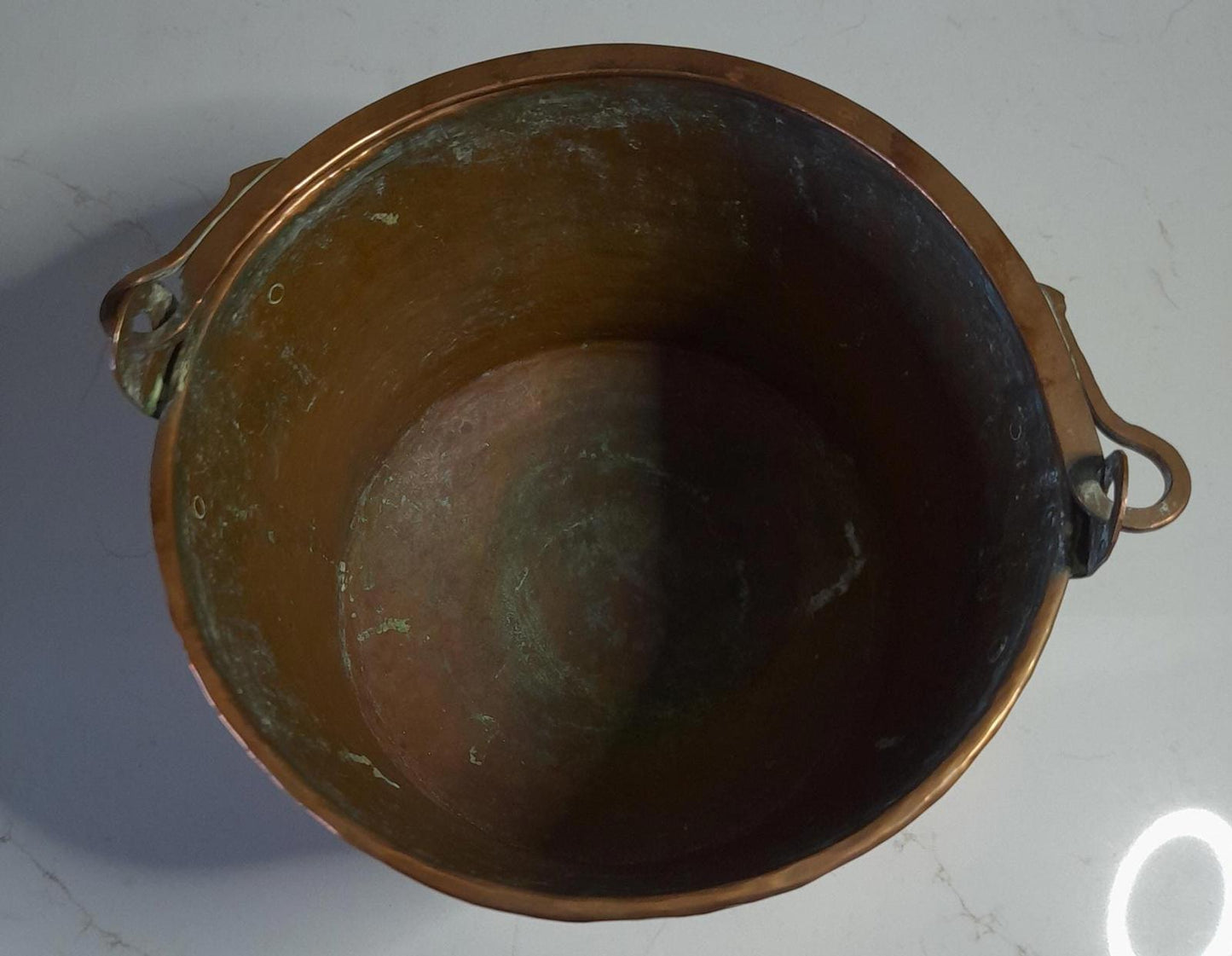 Hammered copper pot with handle