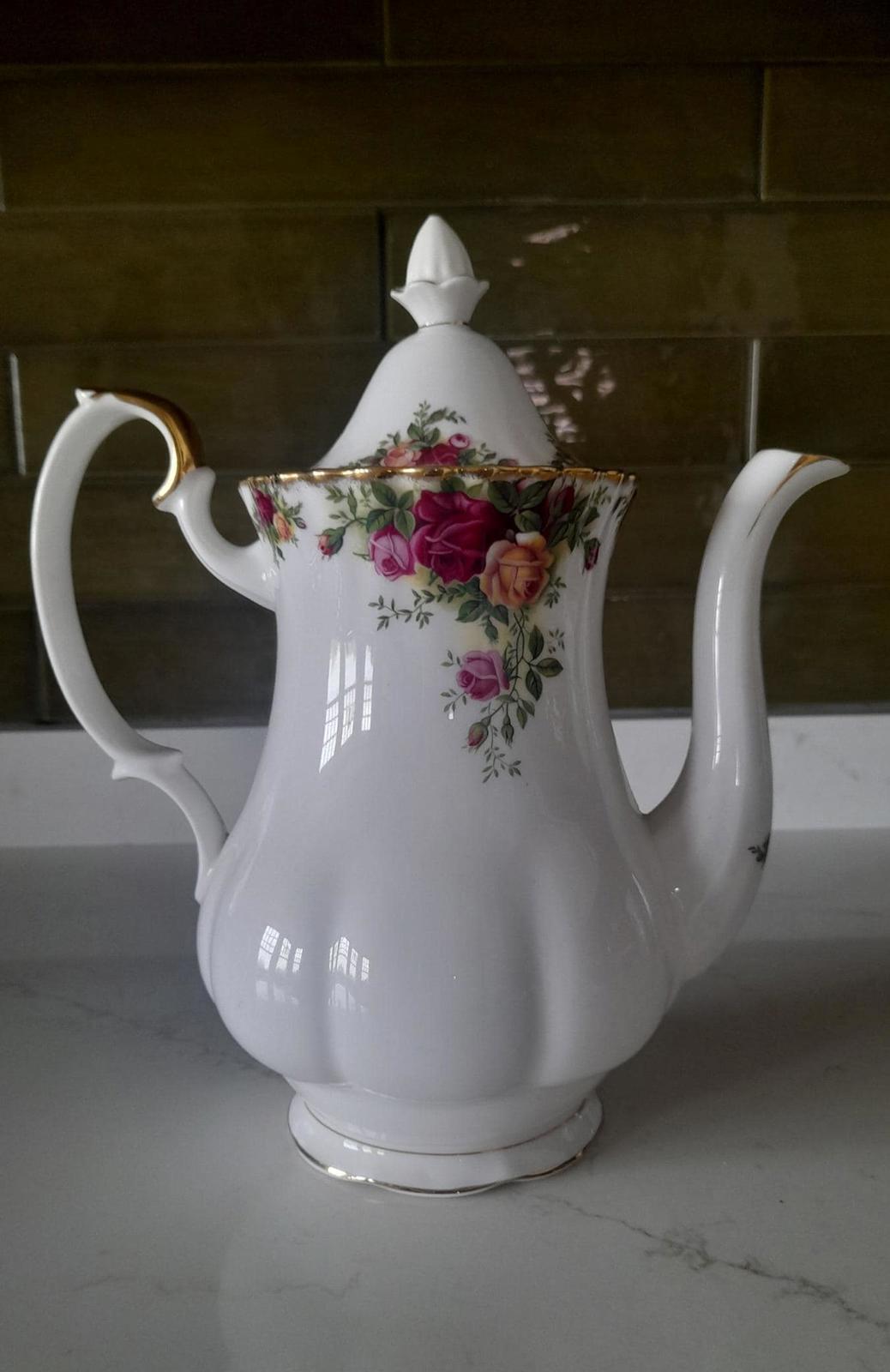 Royal Albert Old Country Roses 1962 coffee pot