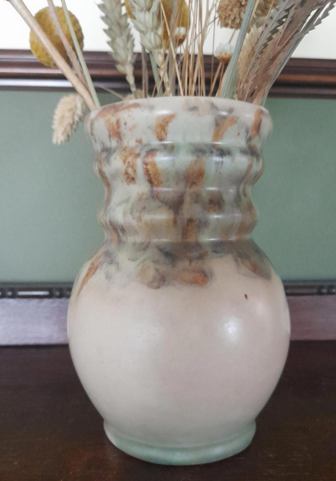 CH & Co small beige vase