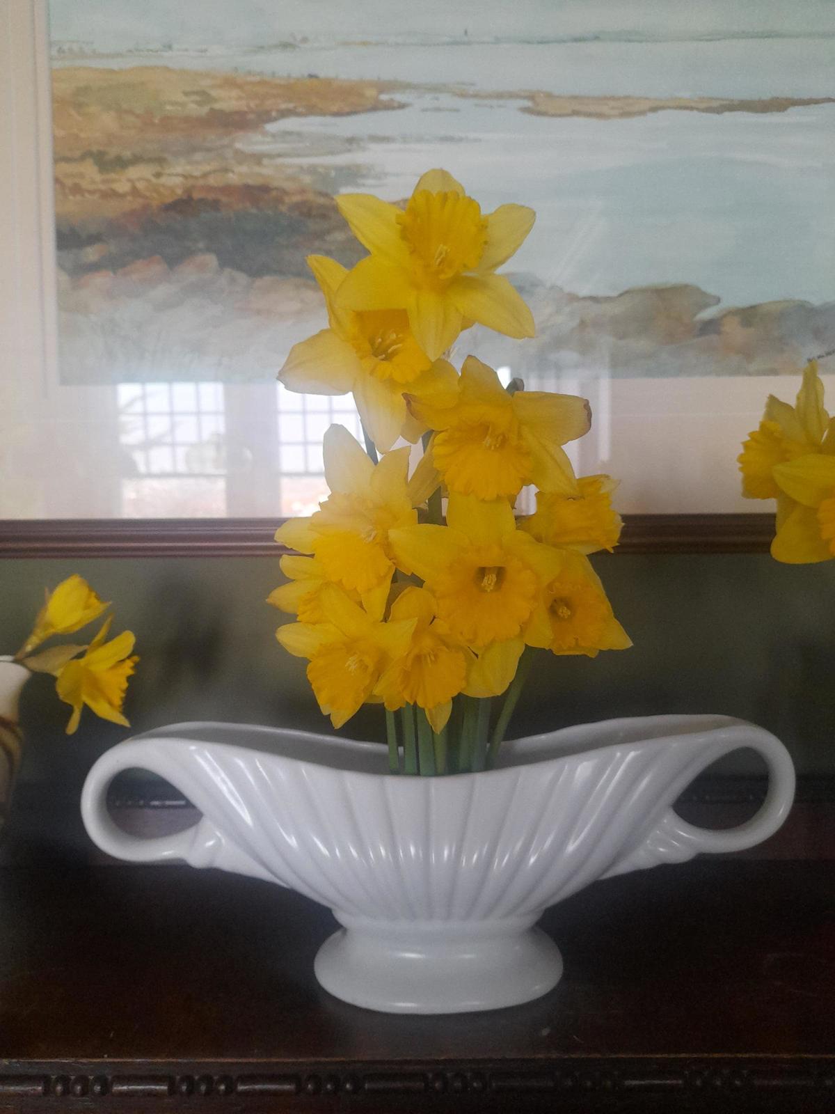 Arthur Wood Kenya double handled white mantle vase