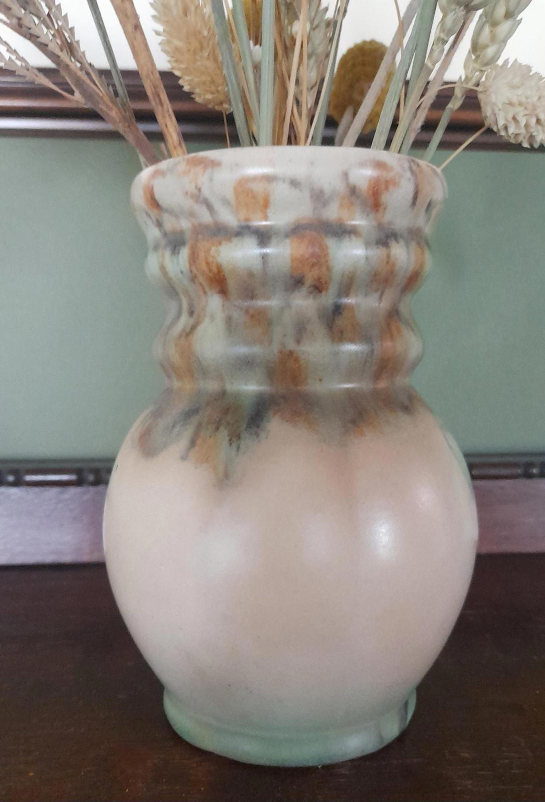 CH & Co small beige vase