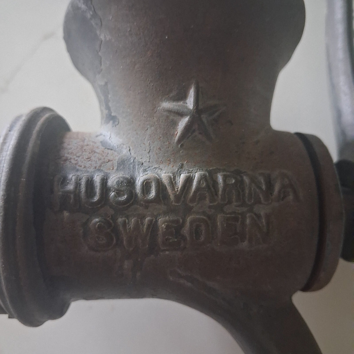 Husqvarna Cast Iron Meat Grinder – Made in Sweden