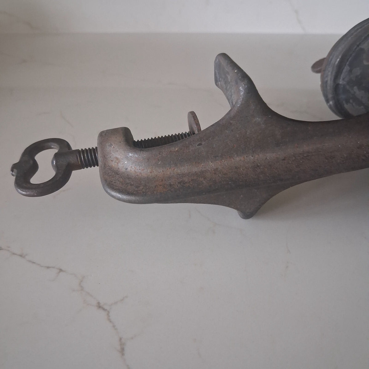 Husqvarna Cast Iron Meat Grinder – Made in Sweden
