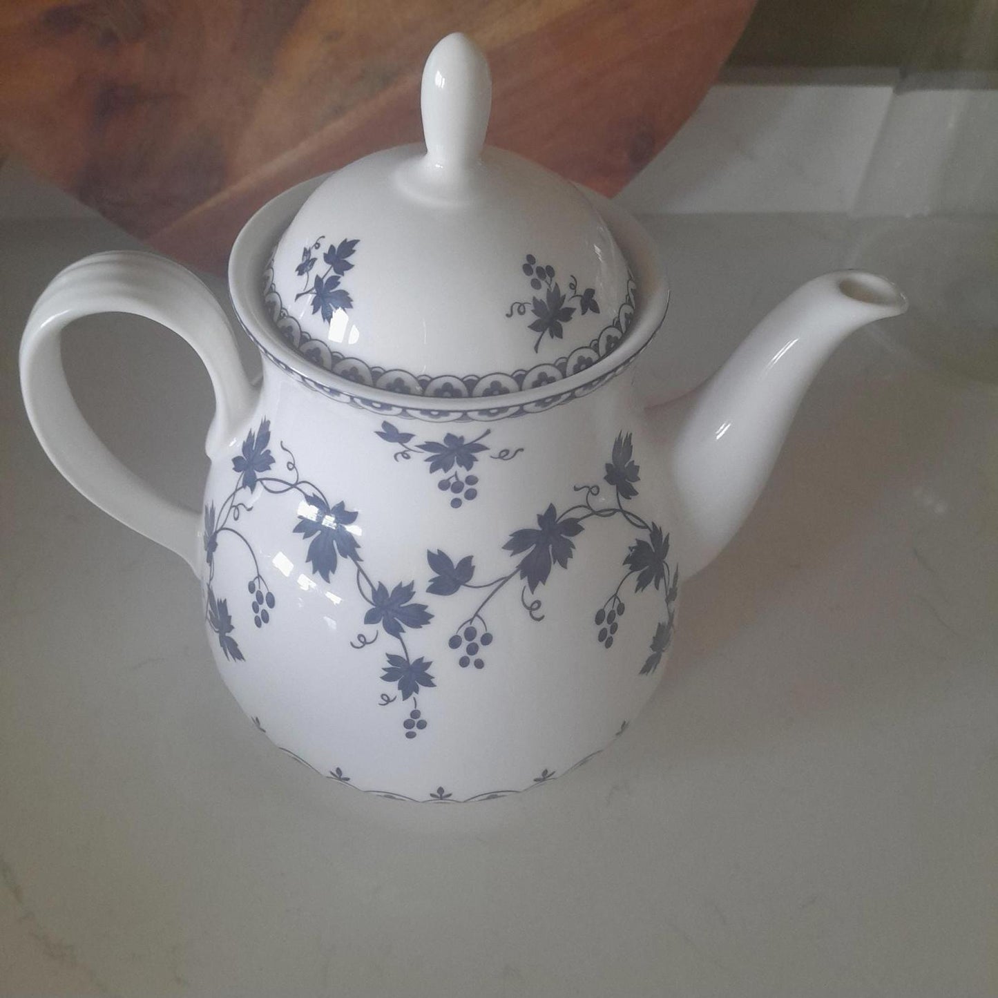 Royal Doulton Yorktown teapot and saucer