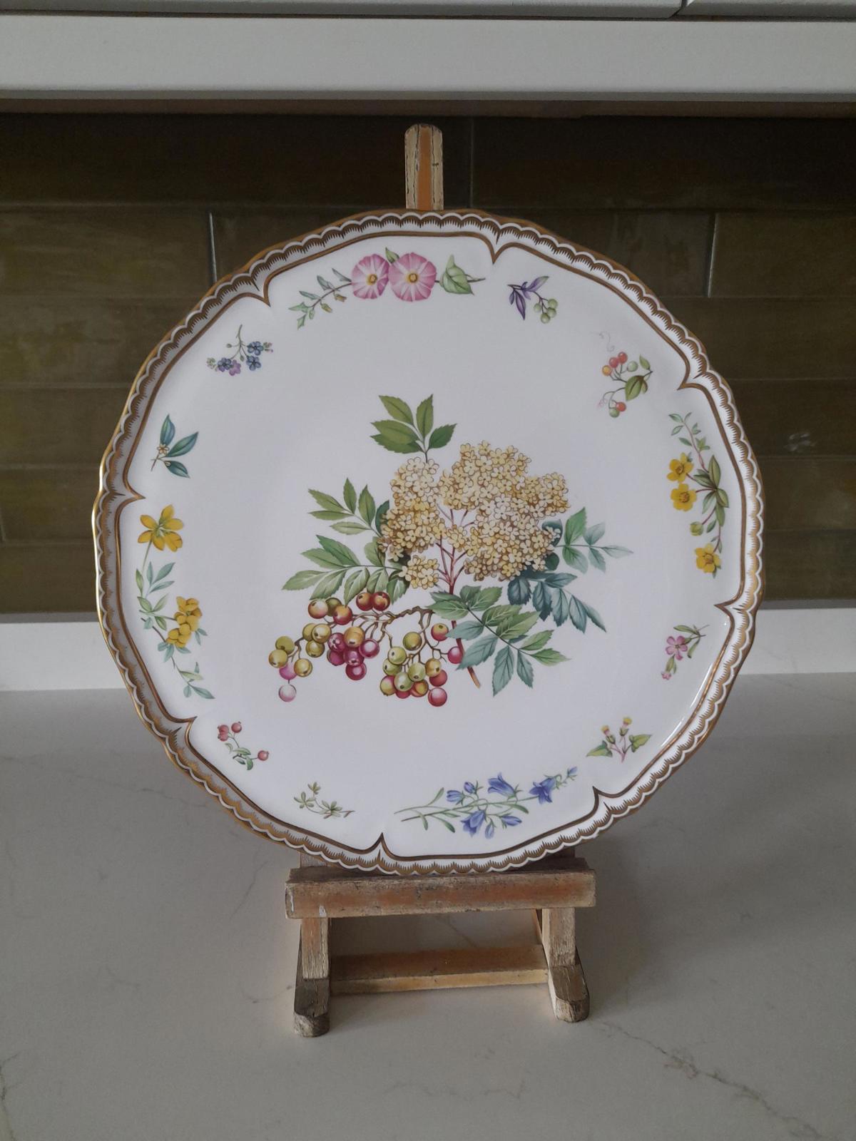 Royal Worcester Sandringham 13" cake