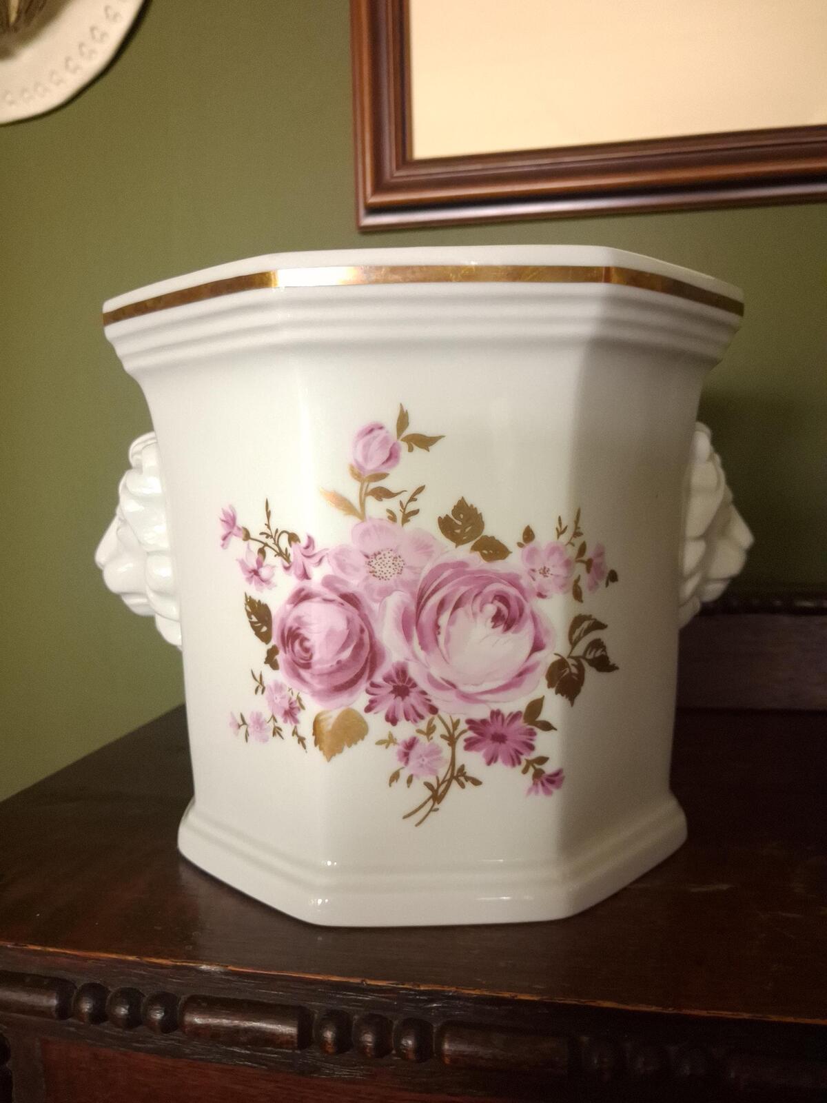 Lichte indoor planter