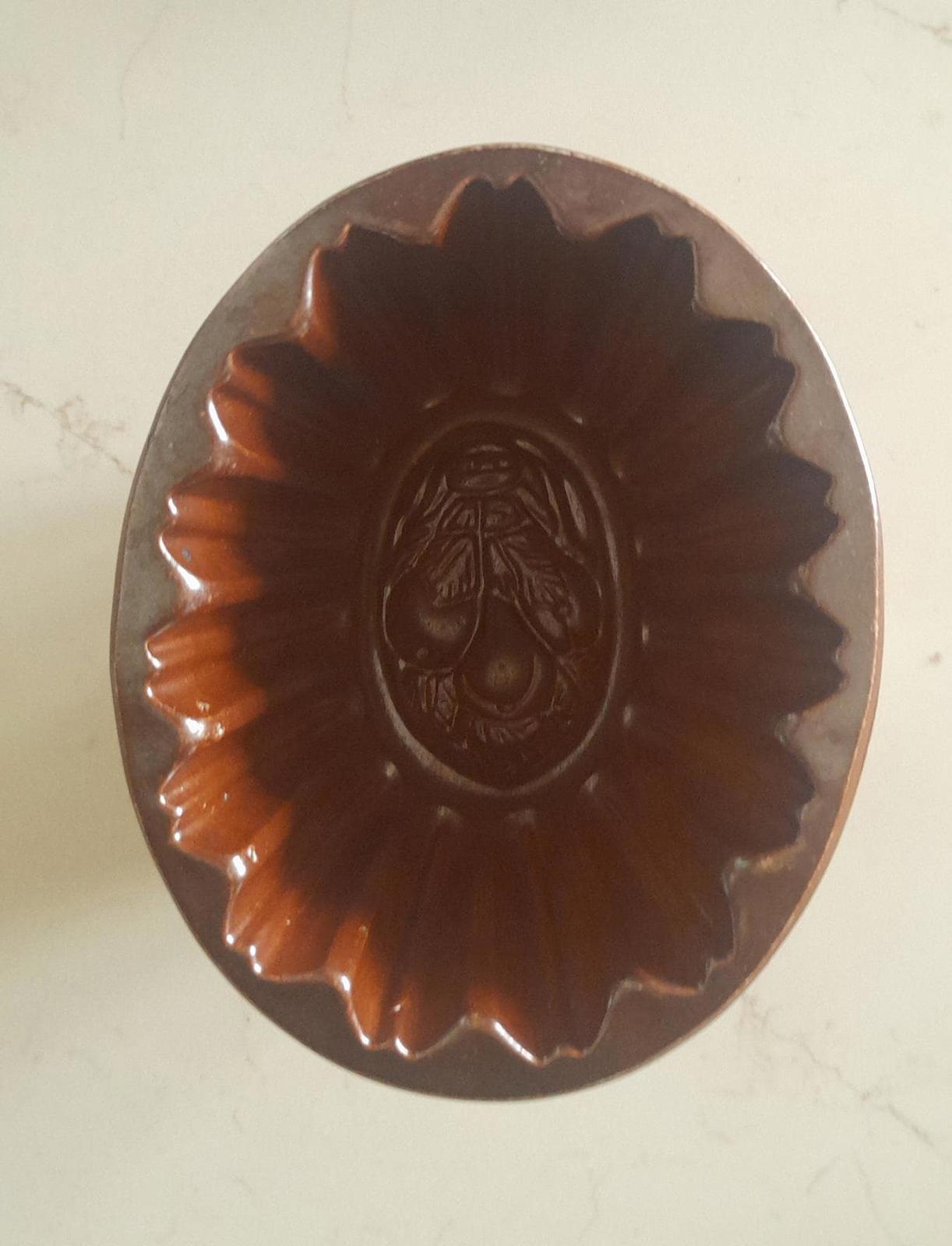 Antique Victorian salt glazed jelly mould
