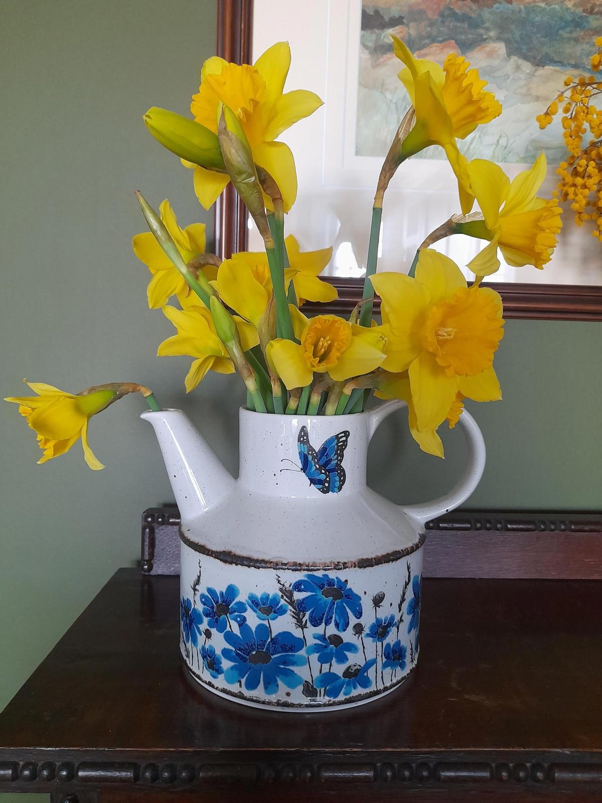 Midwinter Stonehenge spring pattern teapot - no lid