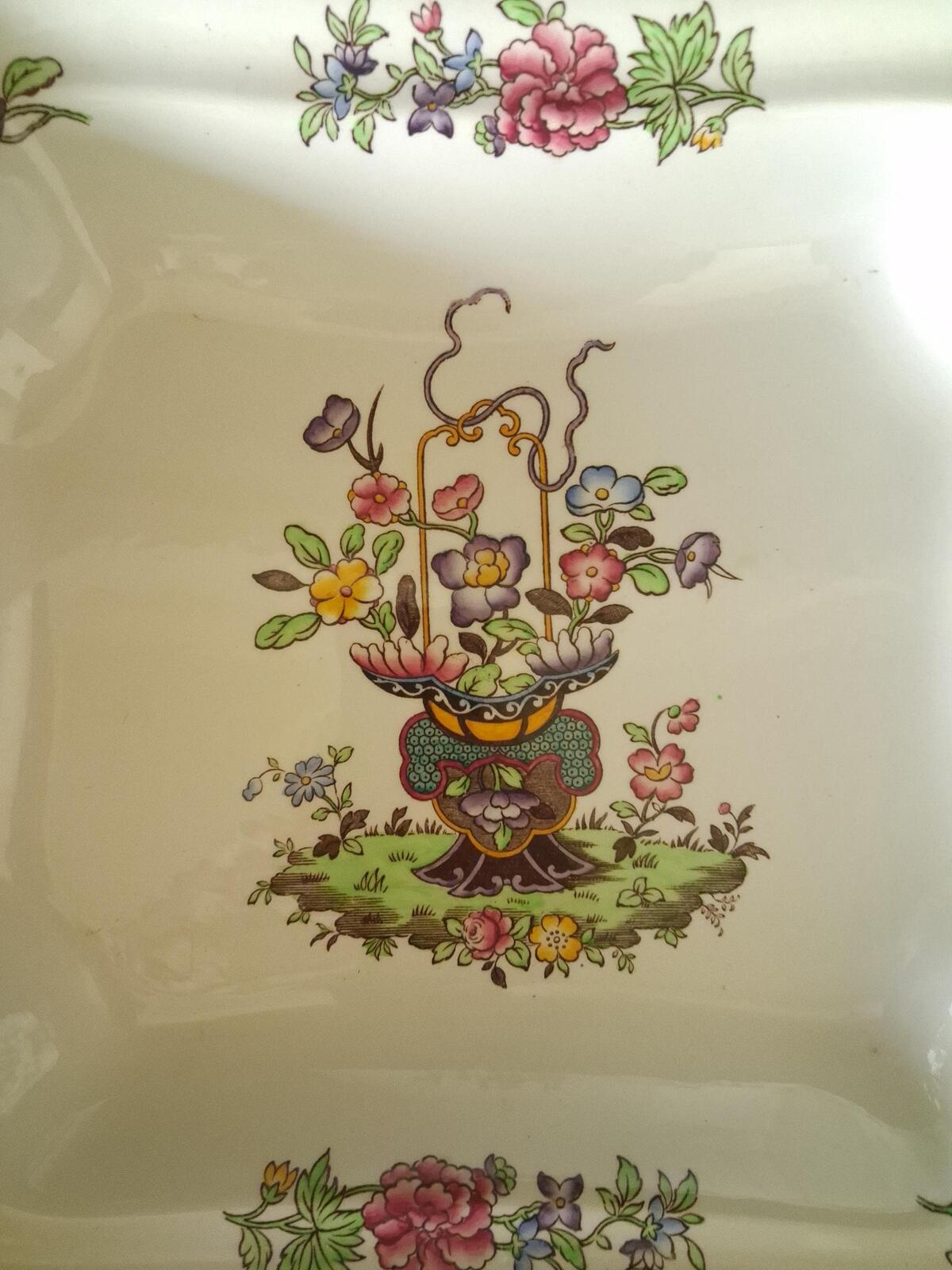 Copeland Spode lidded tureen- Old Bow pattern