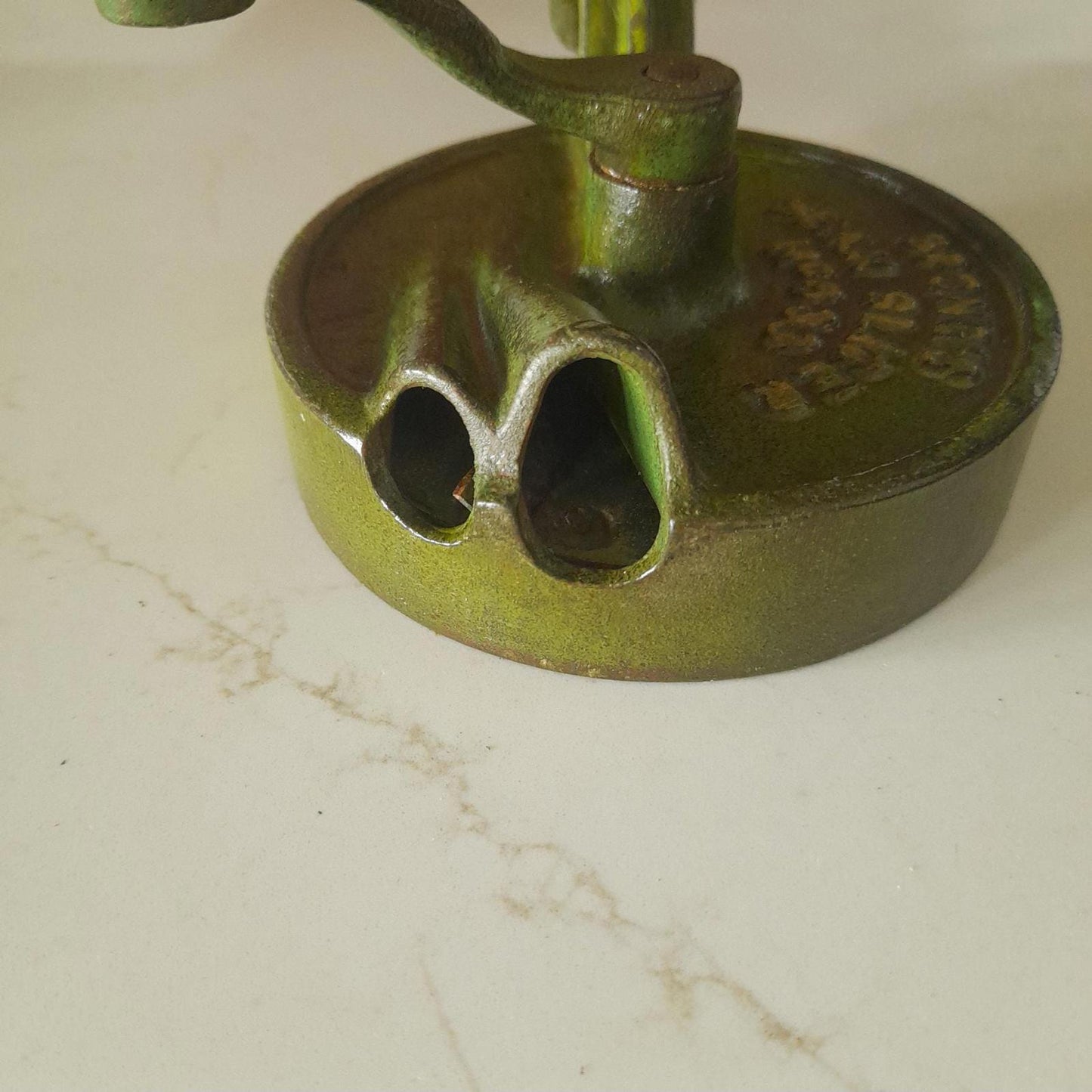 Vintage Spongs bean slicer